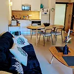 70m2 Avec Loggia, Piscine A Debordement Vue *