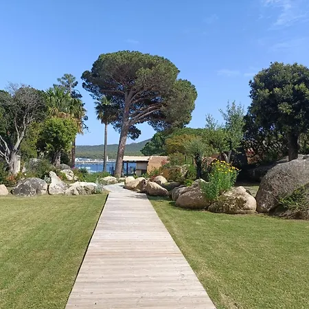 70m2 Avec Loggia, Piscine à Débordement Vue 4*